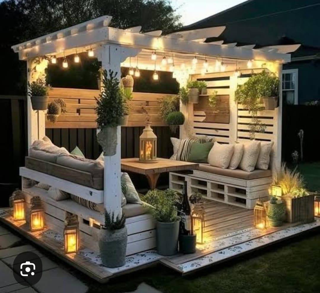 White pallet garden cabana lounge set