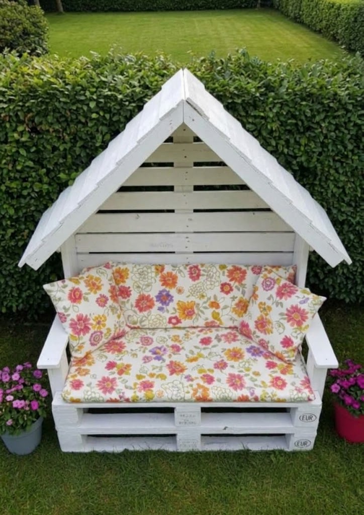 Cozy Pallet Wooden Bench Oasis