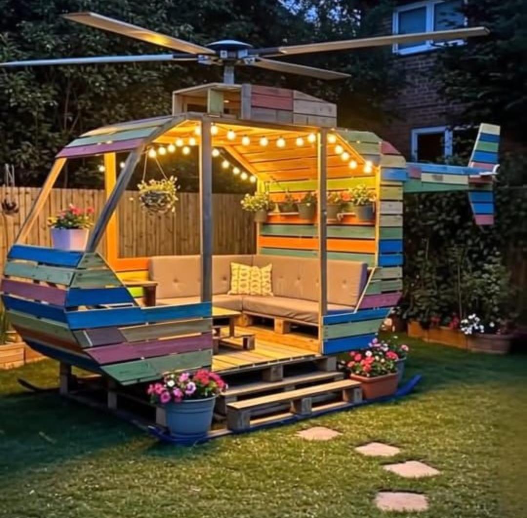 Wooden Pallet Helicopter – A Creative Garden Display  width 6, length 10, hight 8