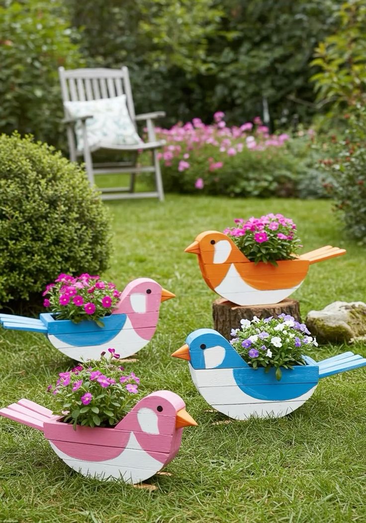 Wooden Sparrow Planter For Outdoor Garden