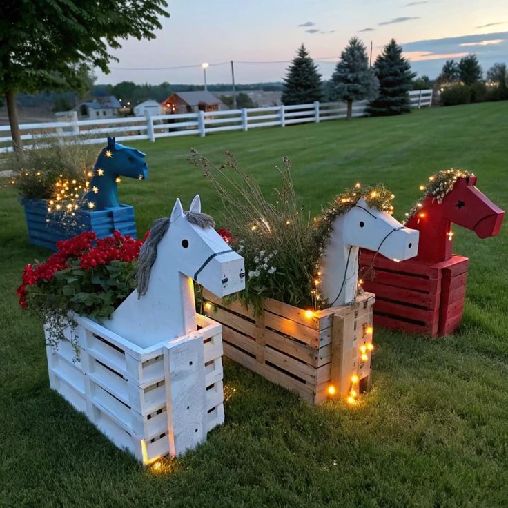 HCS Mini Wooden Horse Planter