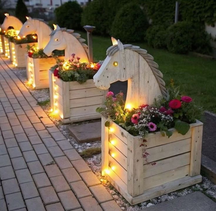 HCS Mini Wooden Horse Planter