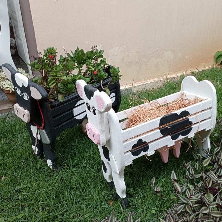 HCS Wooden Cow Planter