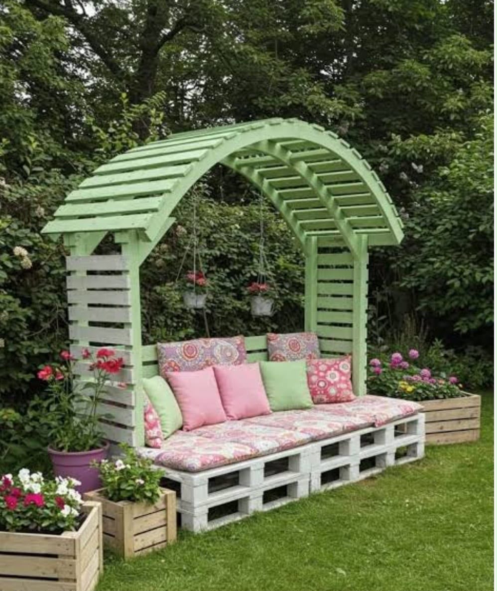 Garden wooden / pallet furniture