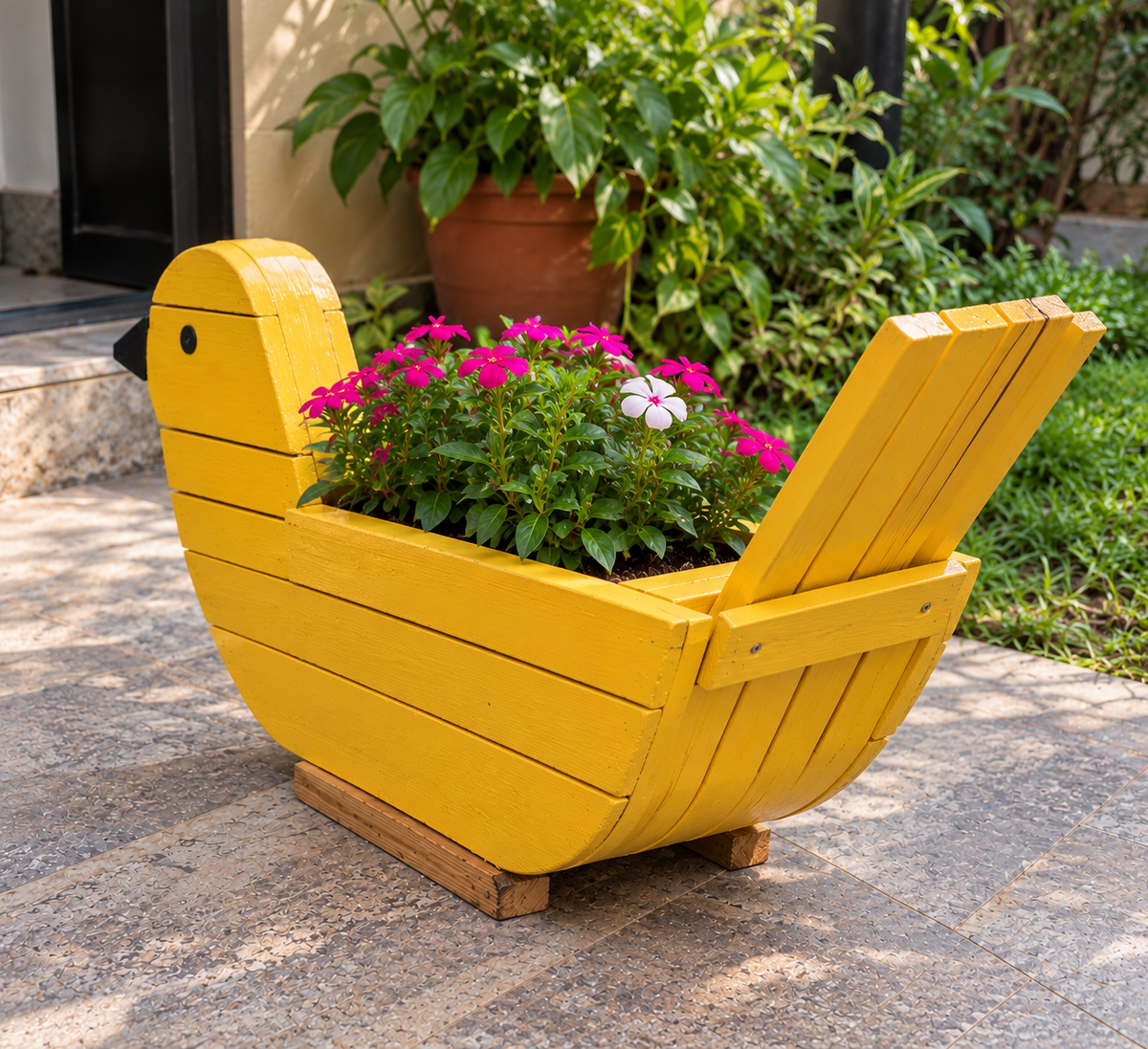 Wooden Sparrow Planter For Outdoor Garden