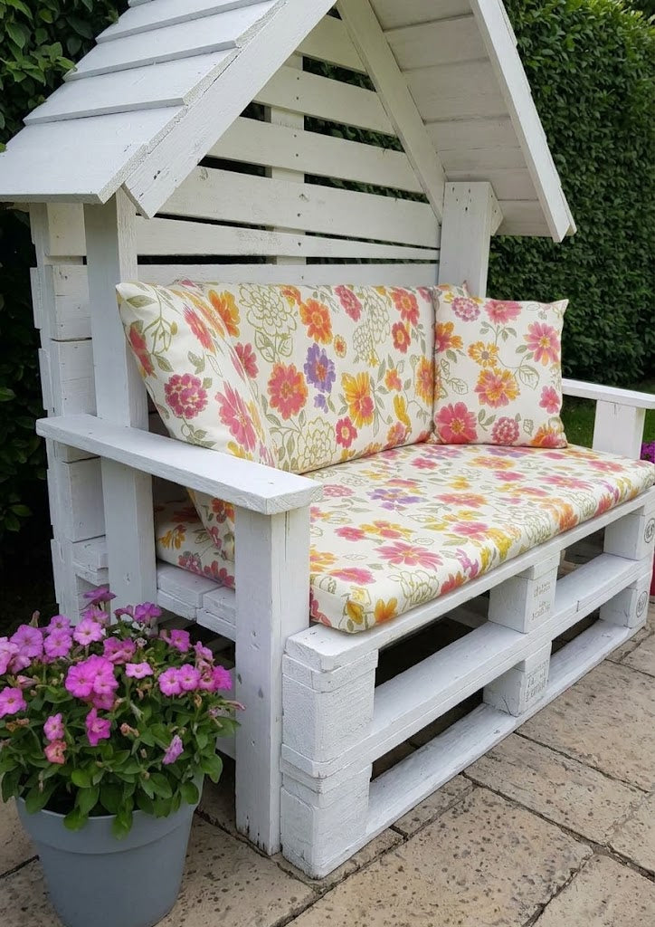 Cozy Pallet Wooden Bench Oasis