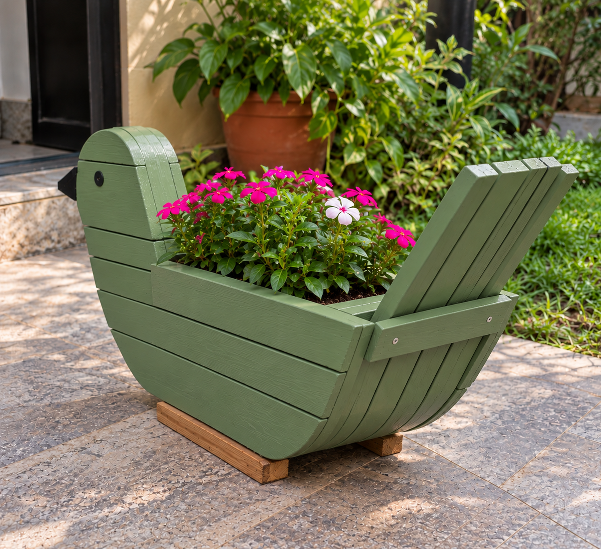 Wooden Sparrow Planter For Outdoor Garden