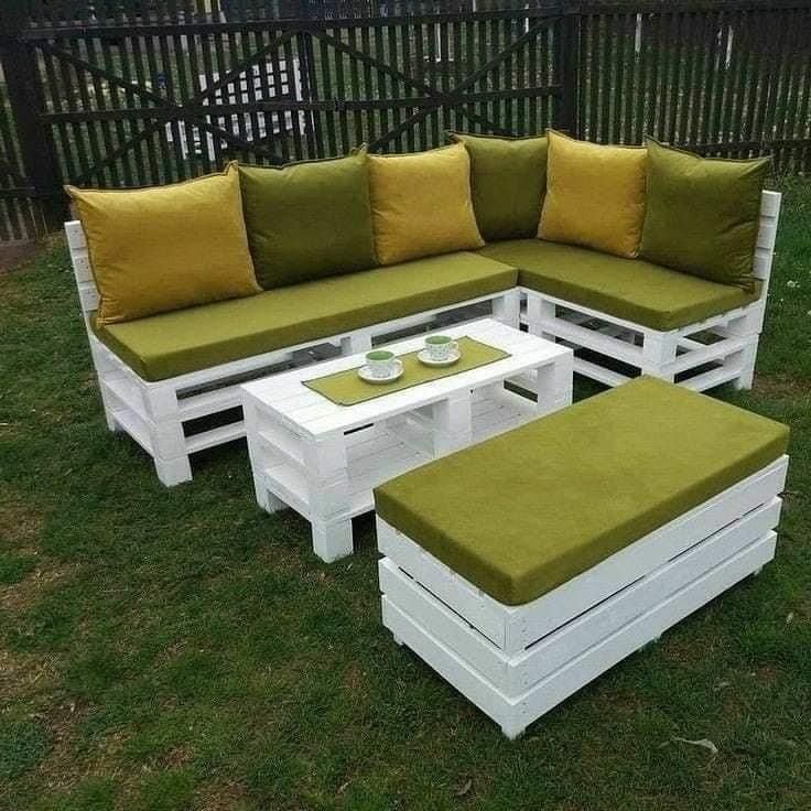 White Pallet Sofa Set with Olive Green Cushions and Ottoman