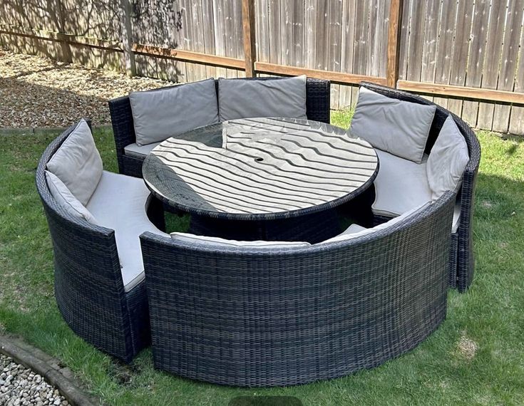 8-Seater Round Rattan Lounge Set with Grey Cushions