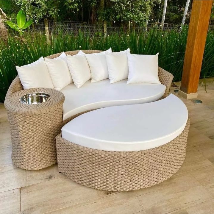 Natural Rattan Daybed with Side Table